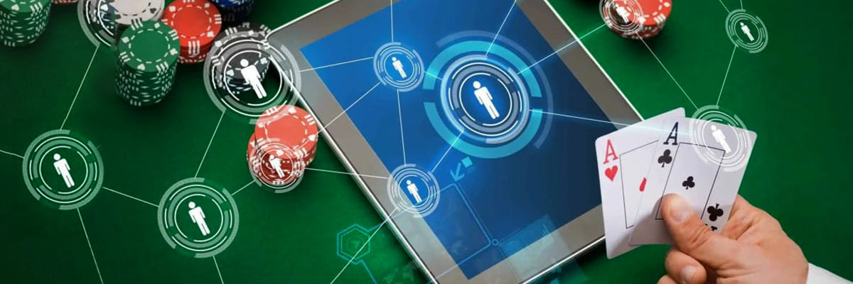 TK777 casino montage with game tiles and live dealer scenes